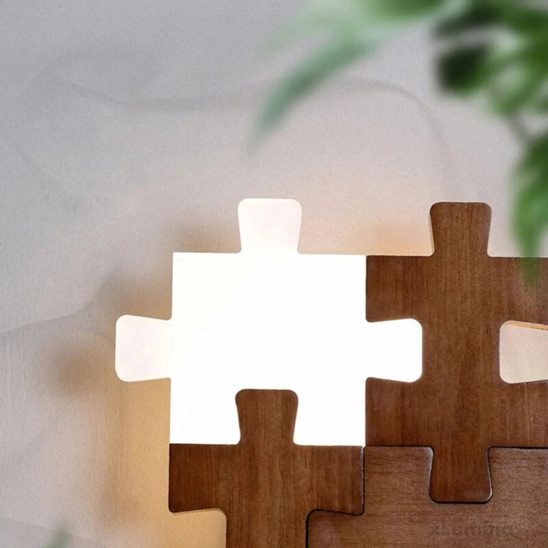 PuzzleGlow – Moderne Stichsäge-Wandleuchte