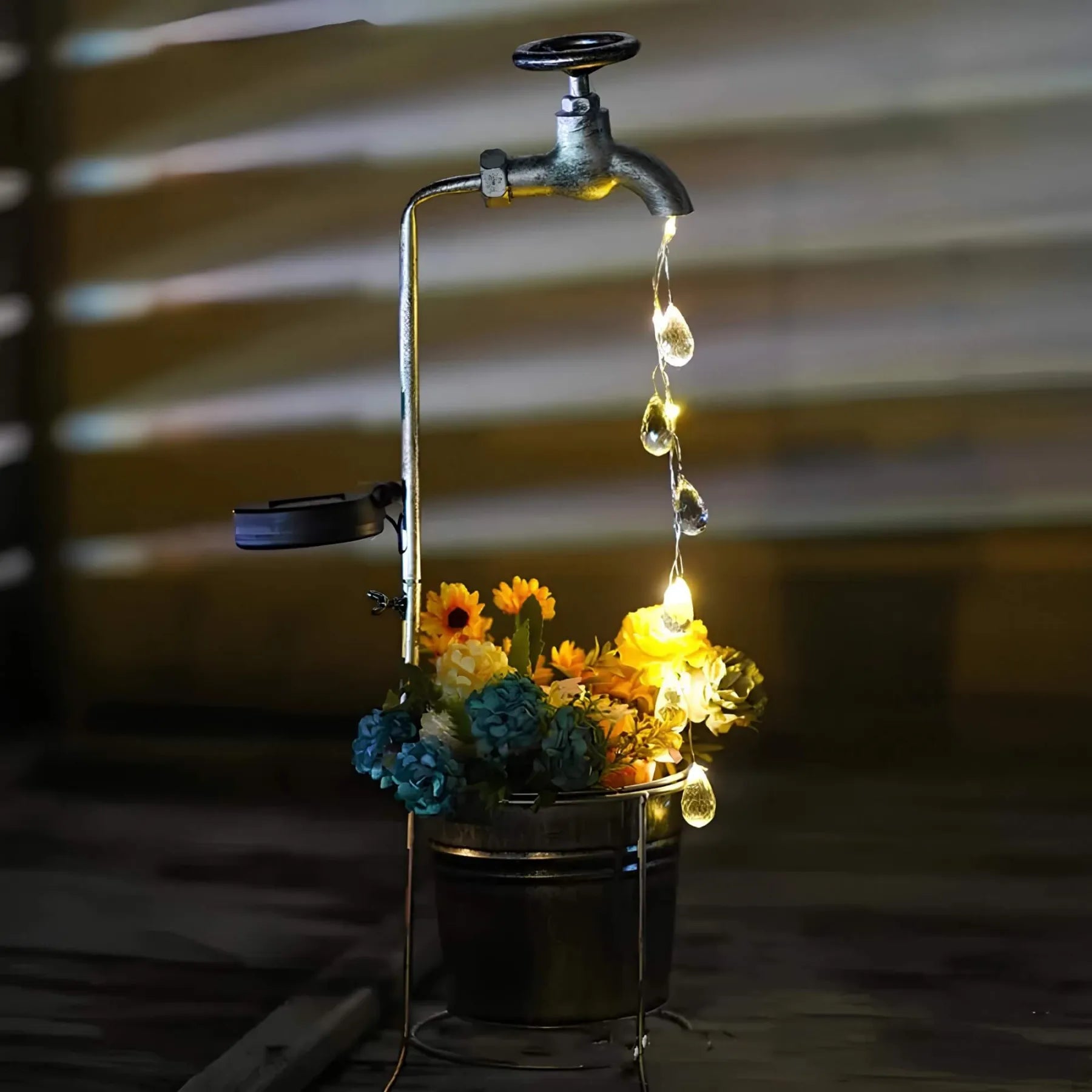 GlowDrops – Solarbetriebene Wasserhahn Gartenlampen