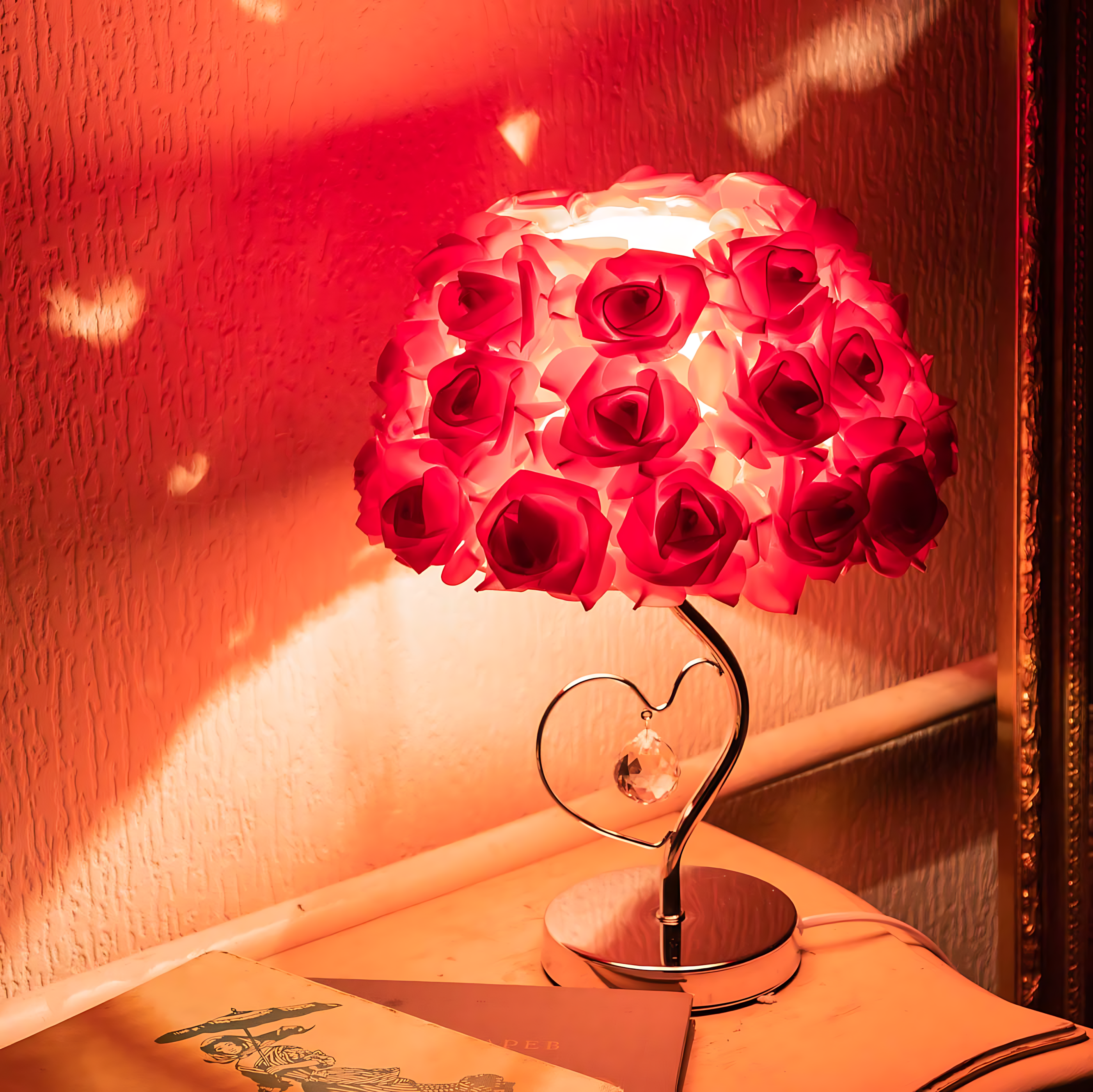 RoseLuxe - Elegante dekorative Lampe mit Silberständer