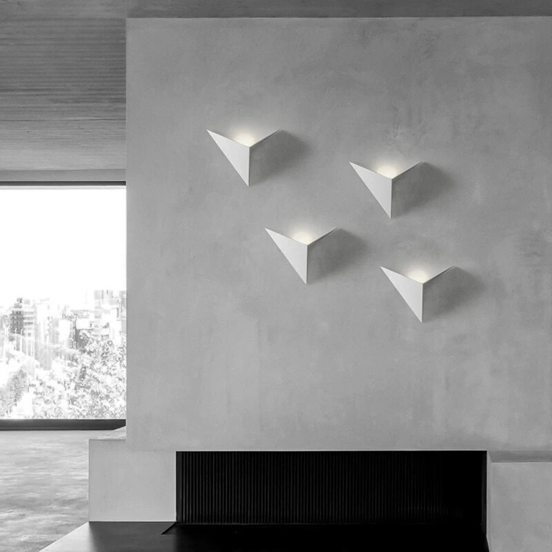 LumiTri - Minimalistische dreieckige Wandleuchte