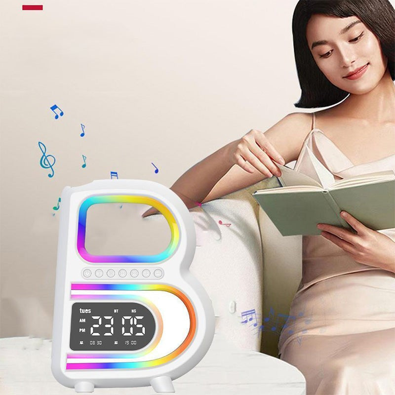 BrightB - LED-Buchstabenlampe B mit Uhr und Regal
