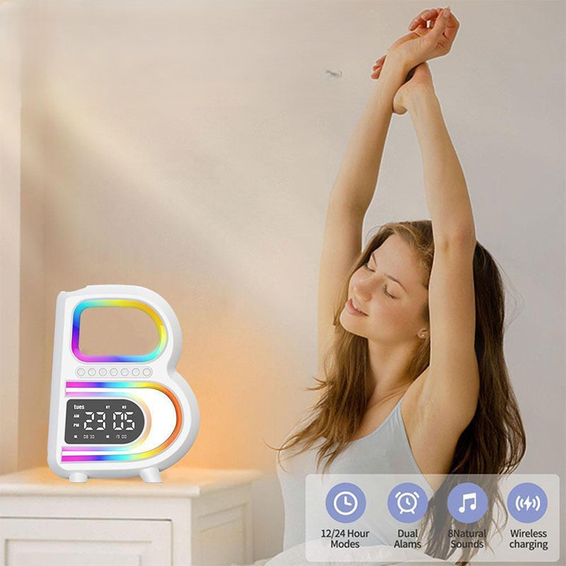 BrightB - LED-Buchstabenlampe B mit Uhr und Regal