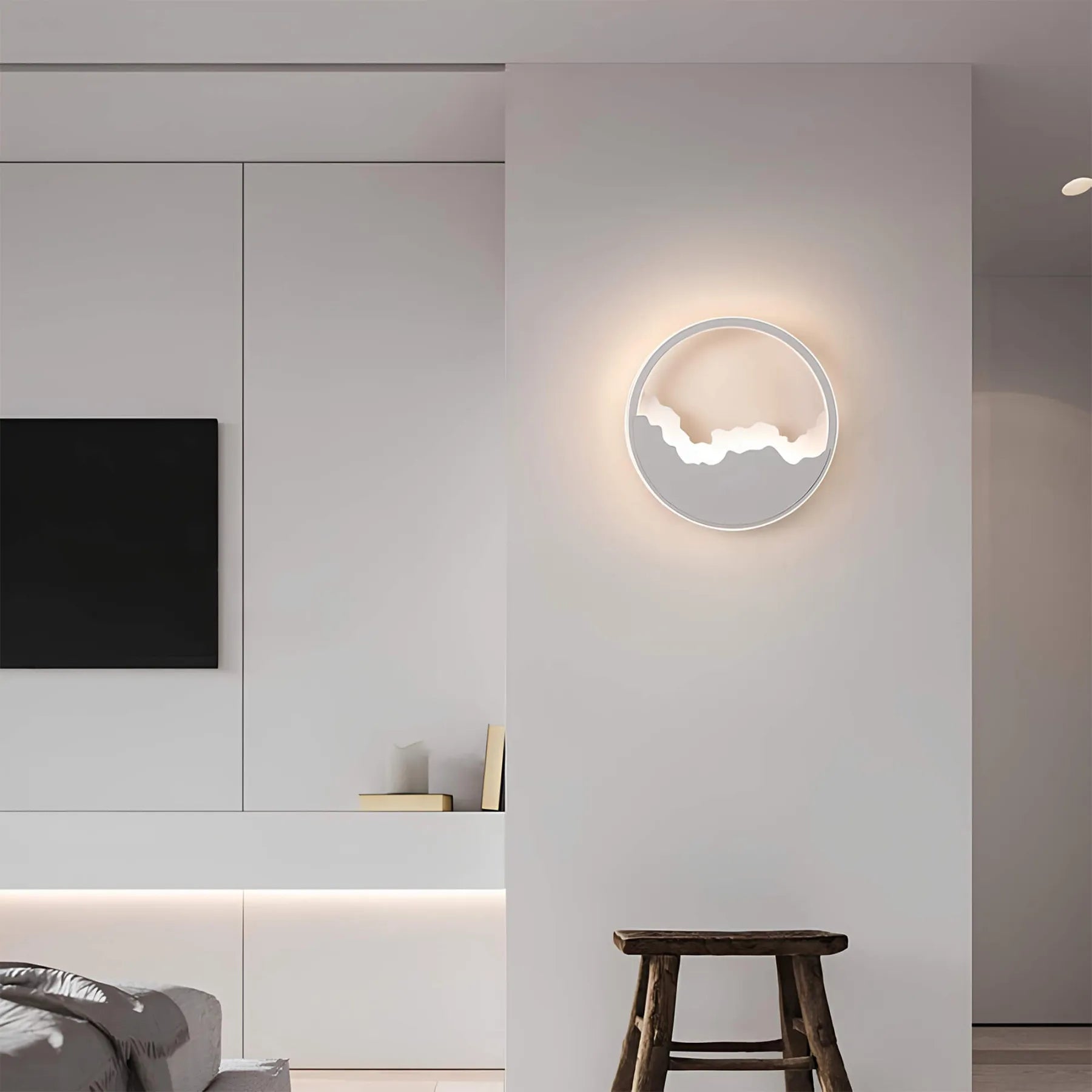 SkyGlow – Minimalistische zirkuläre Wandlampe mit Ausschnitt in Cloudscape
