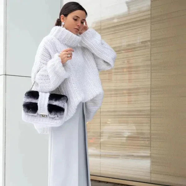 Victoria - Warmer, flauschiger Pullover mit Rollkragen