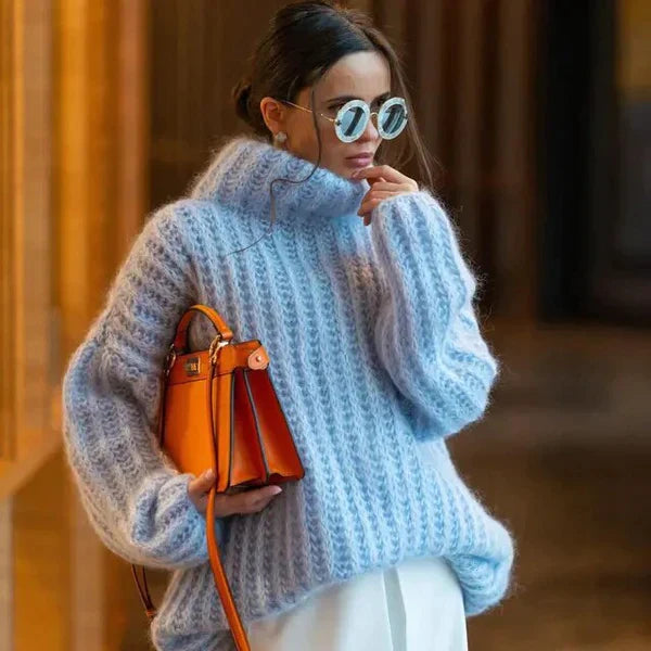 Victoria - Warmer, flauschiger Pullover mit Rollkragen