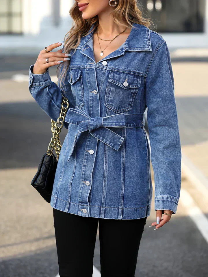 Emma mittellange Jacke mit Gürtel und mehreren praktischen Taschen